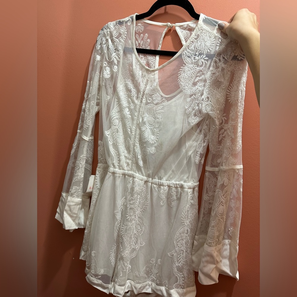 Never worn. Didn’t have anywhere to where it to!